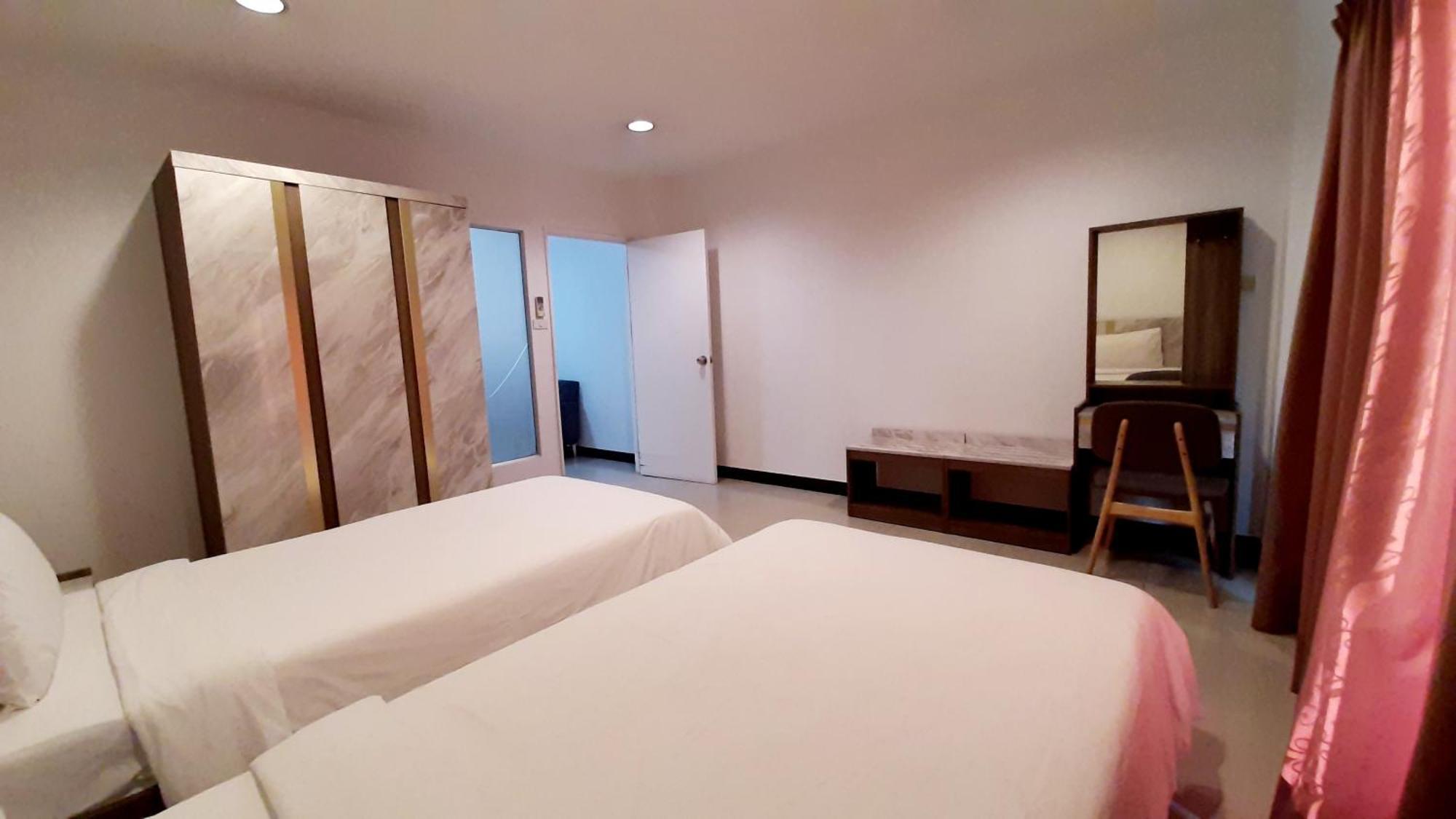 בנגקוק City Plaza Nana Hotel מראה חיצוני תמונה