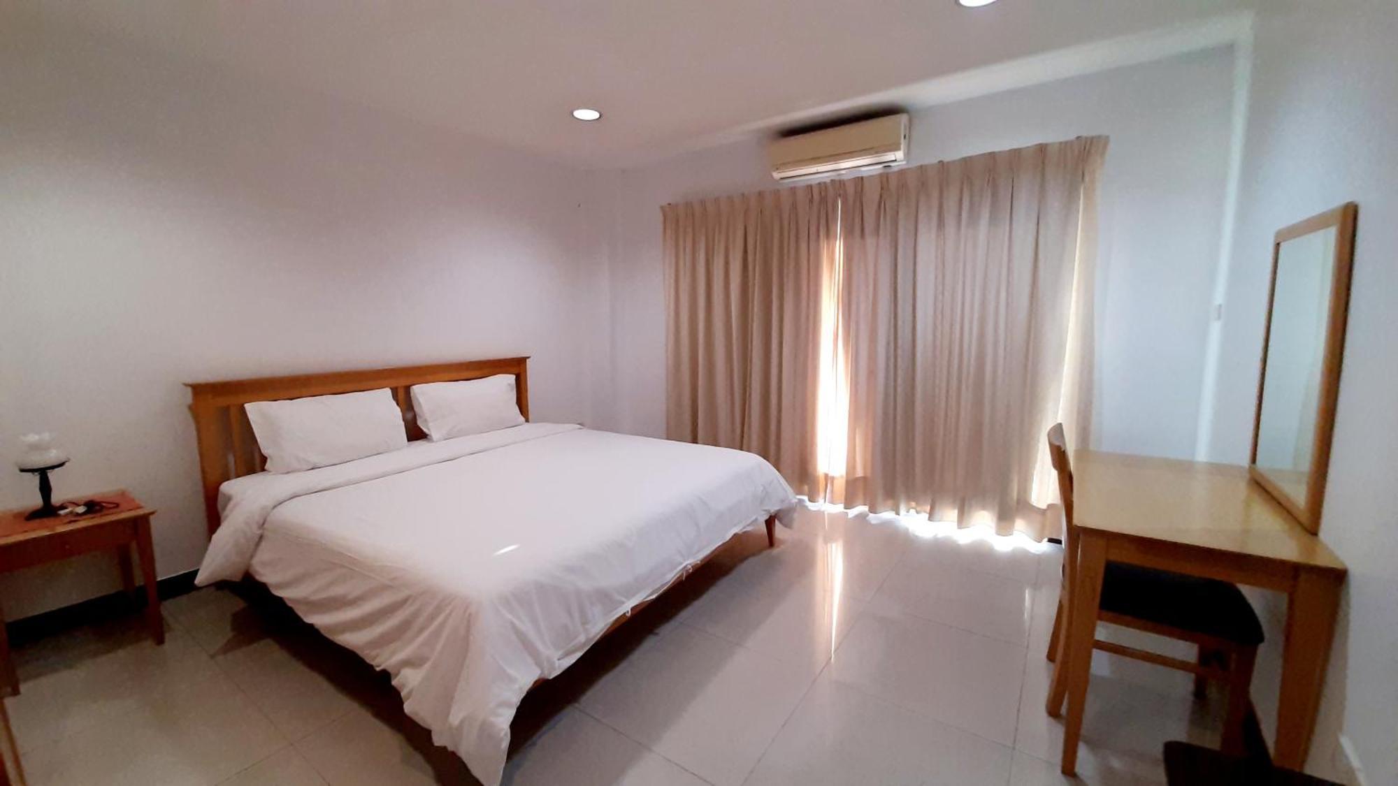 בנגקוק City Plaza Nana Hotel מראה חיצוני תמונה