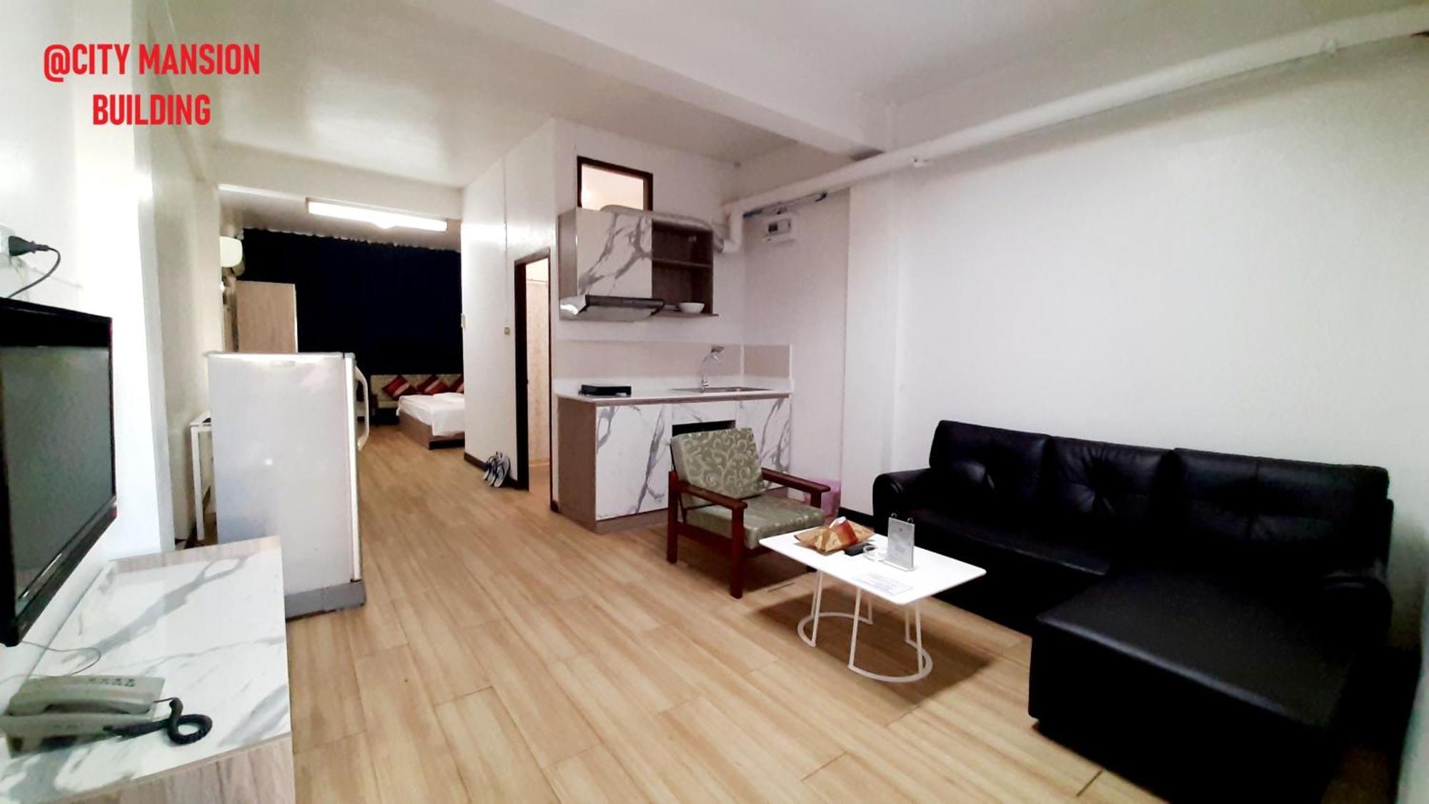 בנגקוק City Plaza Nana Hotel מראה חיצוני תמונה