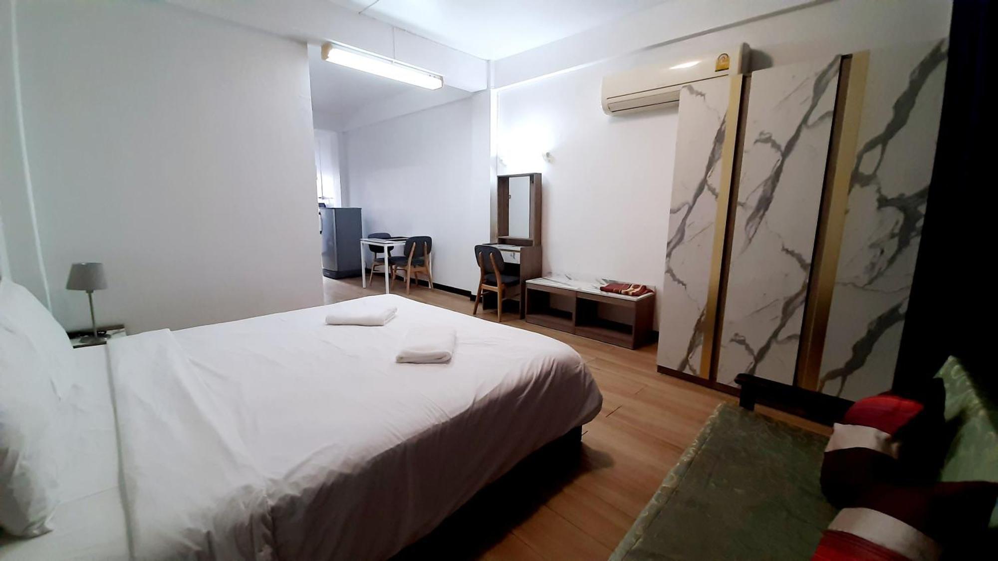 בנגקוק City Plaza Nana Hotel מראה חיצוני תמונה